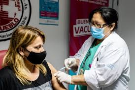 La directora general de cultura y educación destacó además que al día de hoy, el 55% de docentes y auxiliares inscriptos voluntariamente en la campaña vacunate pba ya recibieron su vacuna. La Aplicacion Vacunatepba Ya Esta Disponible Para Todos Los Telefonos Celulares Provincia De Buenos Aires
