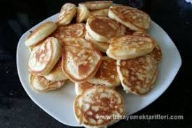 Pudra şekeri ile yapılan tatlılar arasında geleneksel lezzetimiz şekerpare de var. Pudra Sekeri Usta Yemek Tarifleri