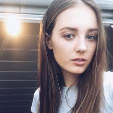 Bailey Beattie (@baaileybeaattie)