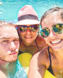 Raquel Araújo atua como volante no time feminino na cidade de Macaé PÁGINA 