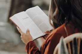 Kumpulan gambar foto lucu tentang buku dan. Caption Instagram Buat Yang Hobi Baca Buku