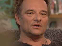 C'est grâce à ça qu'on a pu se reconnecter" : David Hallyday dévoile les  coulisses de l'album "Sang pour sang" composé pour son père Johnny