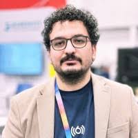 Danielle Averill's Instagram, Twitter & Facebook