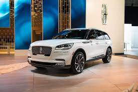 2020 Lincoln Aviator Vs Volvo Xc90 Redesign And Price Lincoln Aviator 3rd Row Suv Lincoln Navigator