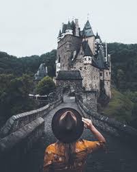 Burg Eltz An Der Mosel Deutschlands Marchenschloss Urlaubsguru In 2020 Travel Instagram Landscape Silhouette Photo