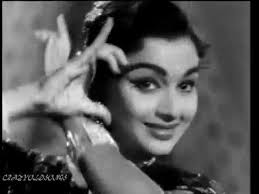 Tum Jaise Bigrey Lata Ji Hasrat Jaipuri Shanker Jaikishan Jab Pyar Kisi Se Hota Hai 1961 Youtube Only 19 at the time of jab pyar kisise hota hai's release, asha is cuteness personified, both when giggling incessantly or expressing displeasure (miss pony ko miss donkey nahi bana diya toh mera naam nisha nahi/you.