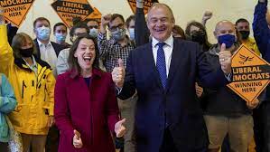 The liberal democrats have pulled off an extraordinary victory in the buckinghamshire constituency of chesham and amersham, taking the formerly safe seat from the tories in a byelection. Lib Dems Stun Conservatives With Buckinghamshire By Election Win Financial Times