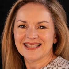 Alyshia Hamilton's Instagram, Twitter & Facebook