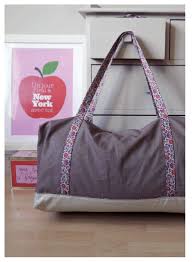 Modele Globetrotter Du Livre Touches De Liberty De Delphine Pelerito Sac Diy Sac Sac Diy