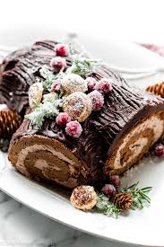 Buche De Noel Yule Log In 2020 Meringue Mushrooms Sugared Cranberries Buche De Noel