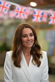 Последние твиты от kate middleton (@katemiddleton02). Kate Middleton Wears White Blazer Dress At G7 Eden Project Event