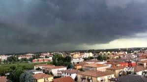 Anche per oggi sono previsti temporali, grandinate e vento forte. Maltempo In Arrivo Dichiarato Lo Stato Di Attenzione Per Criticita Idrogeologica In Tutto Il Veneto