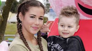 Weitere ideen zu sarah lombardi, lombardi, pietro lombardi. Ein Leben Ist So Kostbar Sarah Lombardi Spendet An Klinik Die Alessio Gerettet Hat