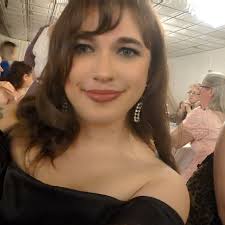 Shop local this Christmas season! There are so many amazing local  businesses in the Shenango Valley 🎁 Here are some owned by our Lady Scout  ladies: ⚫️ Poppy Rd Boutique