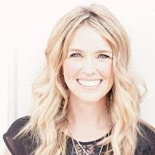 Allison Schrader (@iamschrader)