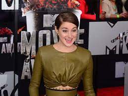 Decide cine merita premiul de popularitate la gala premiilor. Mtv Movie Awards 2014 Filmul Jocurile Foamei Sfidarea Desemnat Filmul Anului Lista CastigÄƒtorilor Foto