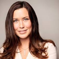 Stacy Wills's Instagram, Twitter & Facebook