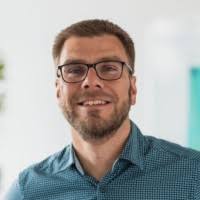 200+ perfiles de «Pinkert»