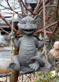 Gartenfigur Drache Sitzt Auf Schaukel Figur Frostfest Garten Dekoration Neu Dragon Art Dragon Statue Fairy Dragon