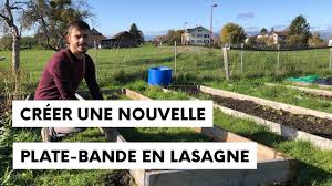 Recouvrez le sol de carton ondulé étape 2. Creer Une Plate Bande En Lasagne Youtube