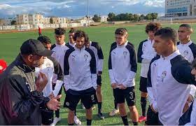 رفض لاعبي منتخب مصر للشباب العودة إلى مصر راغبين في إستكمال بطولة شمال إفريقيا للشباب المؤهلة لكأس الأمم بموريتانيا العام والجدير بالذكر أن المسحة الطبية التي خضع لها لاعبو والجهاز الفني لمنتخب مصر للشباب أثبتت إيجابية عينة 17 لاعبا وتحولت نتيجة. ØªÙˆÙ†Ø³ Ù…Ù†ØªØ®Ø¨ Ù…ØµØ± Ù„Ù„Ø´Ø¨Ø§Ø¨ Ø§ØµØ·Ø­Ø¨ Ù„Ø§Ø¹Ø¨Ø§ Ù…ØµØ§Ø¨Ø§ Ø¨ÙƒÙˆØ±ÙˆÙ†Ø§ Ù„Ø®ÙˆØ¶ Ø§Ù„Ù…ÙˆØ§Ø¬Ù‡Ø© Ø¨ÙˆØ§Ø¨Ø© Ø§Ù„Ø´Ø±ÙˆÙ‚ Ù†Ø³Ø®Ø© Ø§Ù„Ù…ÙˆØ¨Ø§ÙŠÙ„