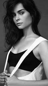 Anna Mello's Instagram, Twitter & Facebook