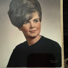 Big Happy Birthday to my youngest daughter Sarah !! Love you so much very  proud of you, also your huge accomplishments making both the deans list and  Presidents list at school !! #lawschoolbound