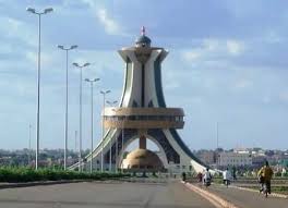 عاصمة لكل من إقليم الوسط، ومقاطعة كيدياغو. Ù‡Ù†Ø§ ÙˆØ§ØºØ§Ø¯ÙˆØºÙˆ Ø¹Ø§ØµÙ…Ø© Ø¨ÙˆØ±ÙƒÙŠÙ†Ø§ Charefpress Ø§Ù„Ø´Ù€Ø§Ø±Ù Ø¨Ù€Ø±Ø³ Facebook