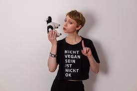 Militante Veganerin“ zieht jetzt bei „Only Fans“ blank | MOPO