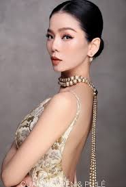 Lệ Quyên tự tin diện váy khoét sâu khoe vòng eo siêu nhỏ lấn át Ngọc Trinh