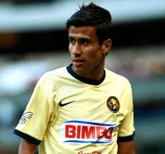 Luis Alonso Sandoval Oliva, es un futbolista mexicano que jugaba en la posición de Volante.