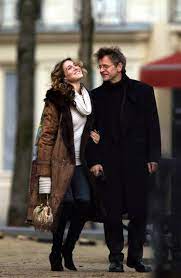 The 5 Perfect Pillars Of Carrie Bradshaw S Winter Capsule Wardrobe Winter Capsule Wardrobe Winter Outfits Thanksgiving Outfit