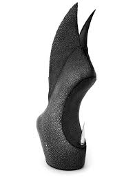 7 Sergio Toro These Shoes Speak For Themselves Or For Batwoman Made To Order By Avant Garde Nyc Designer Sergio Toro The Luxury Shoes Footwear Sneaker Art