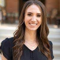 Lori Hollinger's Instagram, Twitter & Facebook