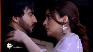 Karan And Preeta S Romantic Moment Kundali Bhagya Watch Full Episode On Zee5 Youtube Kundali bhagya karan dheeraj and preeta shardha looks beautiful together. karan and preeta s romantic moment kundali bhagya watch full episode on zee5