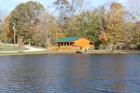 This delightful cabin is what a cabin on the lake should be. Peaceful Valley Lake Cabins Cabin Rentals Lake Cumberland Kentucky Official Visitor Information Site Lake Cumberland Tourist Commission
