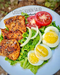 Masukkan serai dan daun limau purut dan biarkan ianya masak selama beberapa minit. Menu Diet Sehat Grilled Chicken Salad Dan Garlic Tomato Shrimp Rice Okezone Lifestyle