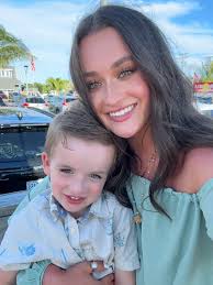 Mara Maxwell's Instagram, Twitter & Facebook