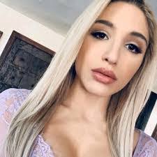 Crystal Cram's Instagram, Twitter & Facebook