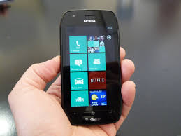 Nokia Lumia 710 (T-Mobile) hands-on ...