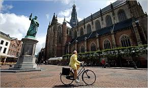 Like other cities in holland (or in flanders for that matter), the focal point is the grote markt (market square), around which everything revolves. Haarlem Is A Lot Like A Small Amsterdam The New York Times
