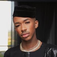 Linda Phoenix's Instagram, Twitter & Facebook