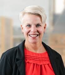 Kelly Ragland's Instagram, Twitter & Facebook