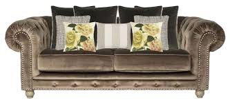 From futon to divan, this is your rundown guide. Couch Mit Kissen Richtig Dekorieren Dein Wohnzimmer Guide Hoate