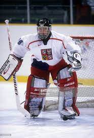 Goalie Dominik Hasek Of Team Czech Republic Defends The Net During A Picture Id459196098 699 1024 Sport Hockey Hockey Goalie Goalie