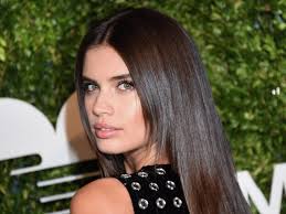 The official facebook of victoria's secret angel sara sampaio! Sara Sampaio S Favorite Beauty Products And Why She Swims With Sharks Allure