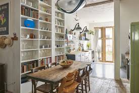 La Veranda De Cette Maison De Ville Du 19e Siecle Est Un Ancien Chai Planete Deco A Homes World En 2020 Maison De Ville Grandes Salles A Manger Maison Moderne