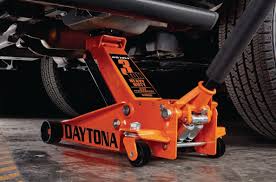 Schnell & einfach preise vergleichen für hydraulic floor jack von geprüften onlineshops! Harbor Freight Tools Expands Line Of Daytona Floor Jacks