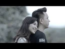 Lirik Lagu Ilir7 Salah Apa Aku Entah Apa Yang Merasukimu Music Videos Youtube Videos Music Music Video Song