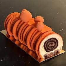 Recette Facile Buche Entremet Orange Chocolat Caramel En 2020 Caramel Boule Chocolat Cremeux Caramel